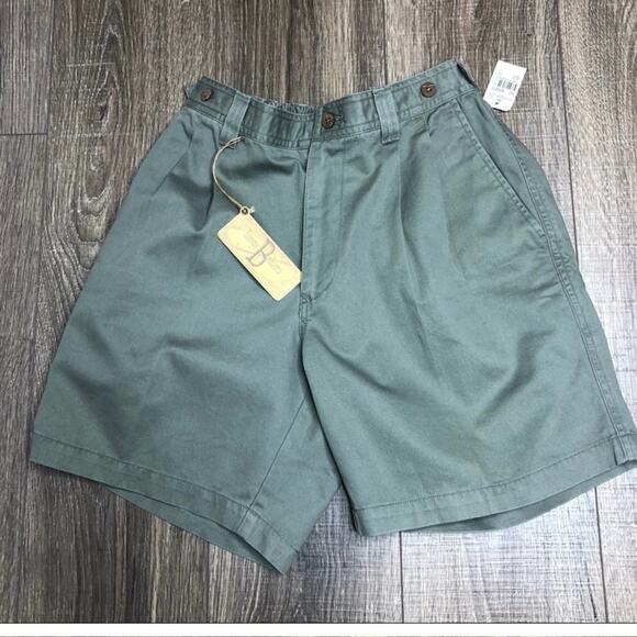 Tommy Bahama Other - NWT men’s Tommy Bahama green khaki shorts